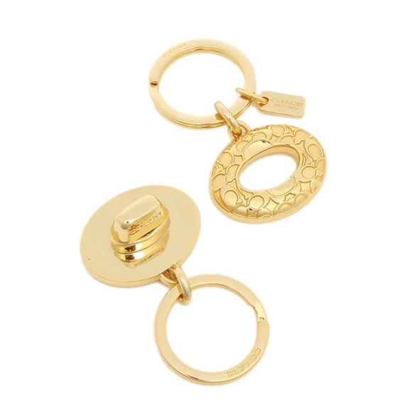 Coach Signature C Turnlock Valet Keyring in Goldtone - Picture 4 of 9
